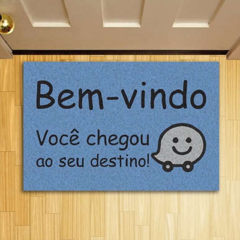 77. Inove na decora&ccedil;&atilde;o e use capachos personalizados divertidos. Fonte: Elo7