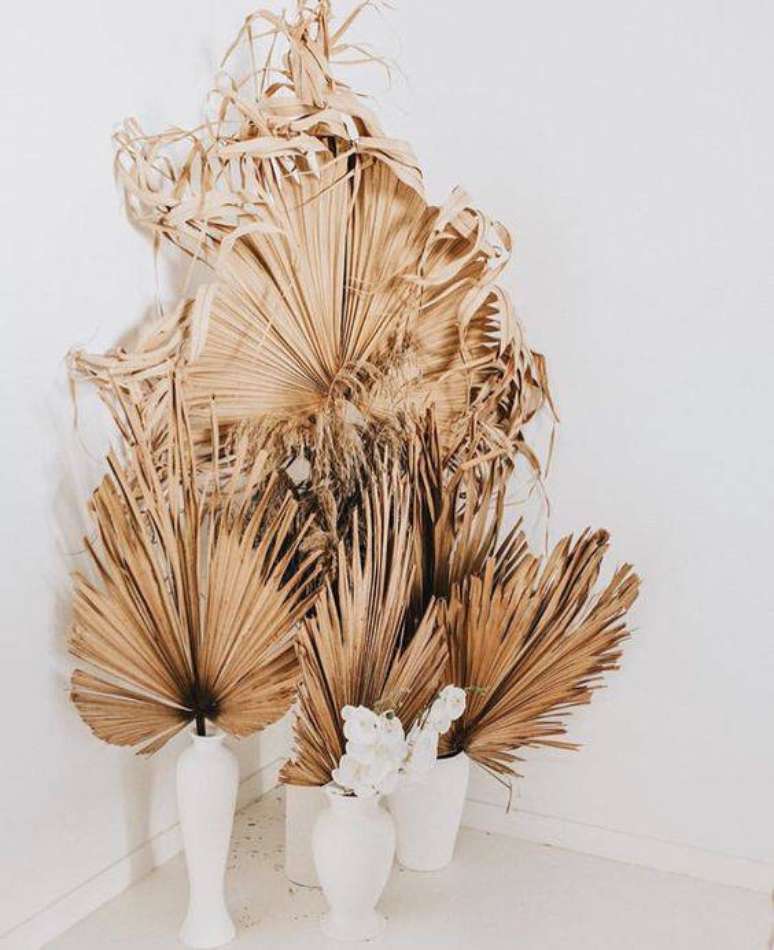 42. As flores secas podem ter diferentes tamanhos. Foto: vaso de flor natural
