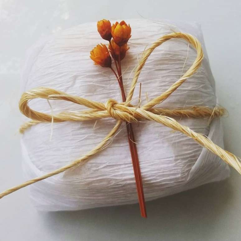 48. Bem casado com flores secas na decora&ccedil;&atilde;o &ndash; Foto Paola Tedesco Bem casados