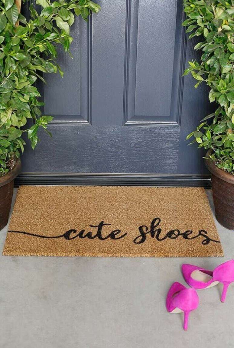 46. Para aquelas que amam sapatos, esse capacho de porta divertido &eacute; perfeito &ndash; Foto: Zozu