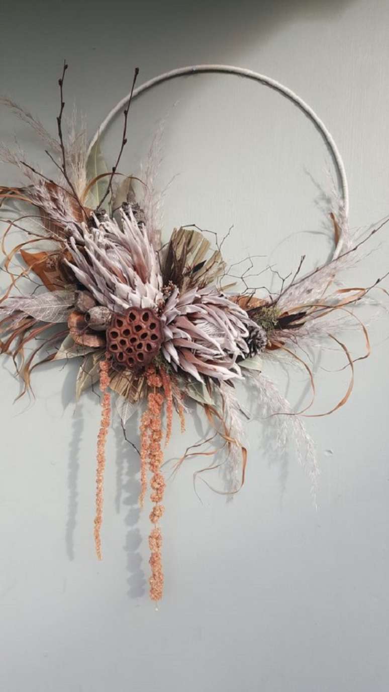 63. Guirlanda com flores secas &ndash; Foto Midnight rose