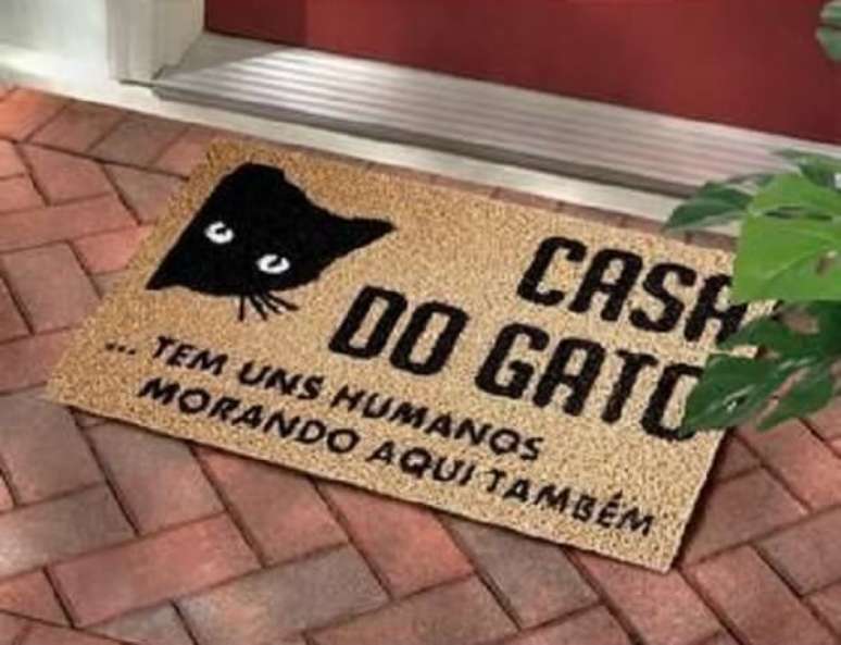 65. Tapete capacho divertido para quem tem gatos. Fonte: Loja e Benezer