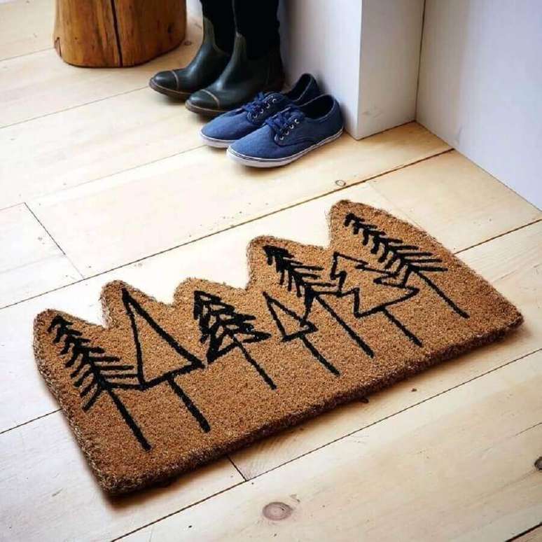 55. Esse tapete capacho divertido ficou super fofo com os recortes diferenciados &ndash; Foto: Zola