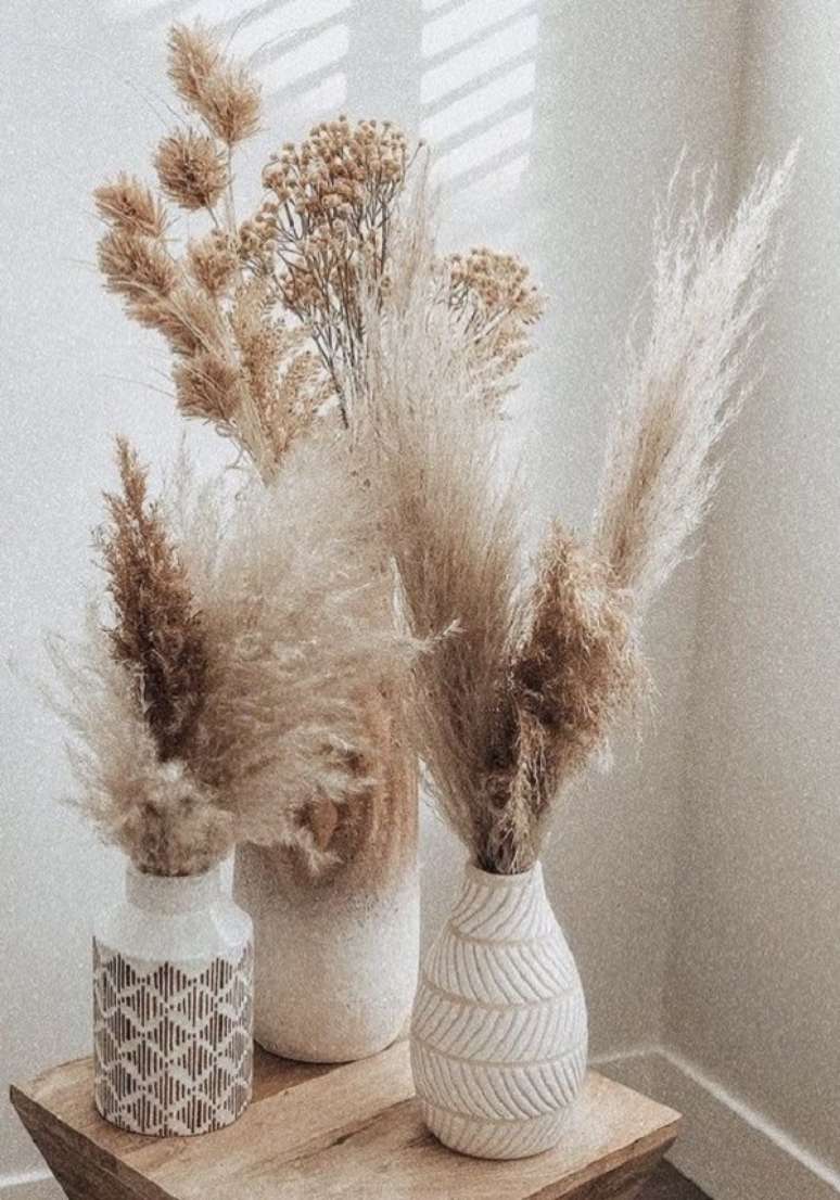 59. Flores secas na decora&ccedil;&atilde;o moderna &ndash; Foto Iorkat