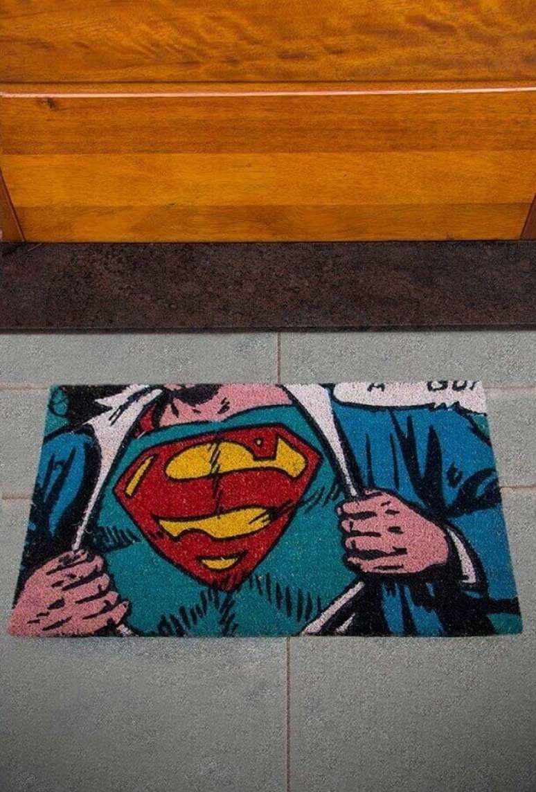 13. Uma grande tend&ecirc;ncia de capachos divertidos de porta s&atilde;o os com refer&ecirc;ncias a cultura pop &ndash; Foto: Decor F&aacute;cil