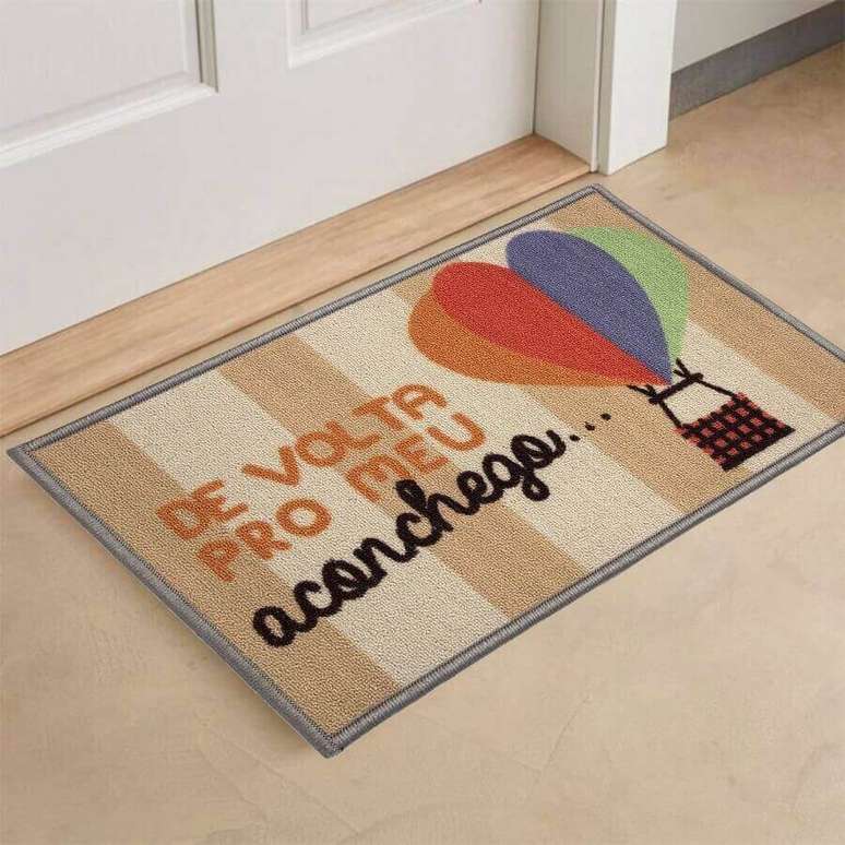 54. Que tal usar um tapete capacho divertido com frases de uma m&uacute;sica? &ndash; Foto: Decora&ccedil;&atilde;o de Casa