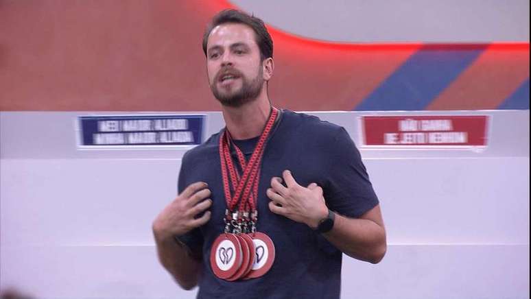 Emparedado, Gustavo é alvo de Jogo da Discórdia no BBB22