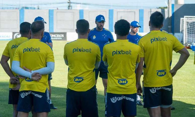 Imagens do &uacute;ltimo treino do Cruzeiro antes de enfrentar o Sergipe pela Copa do Brasil