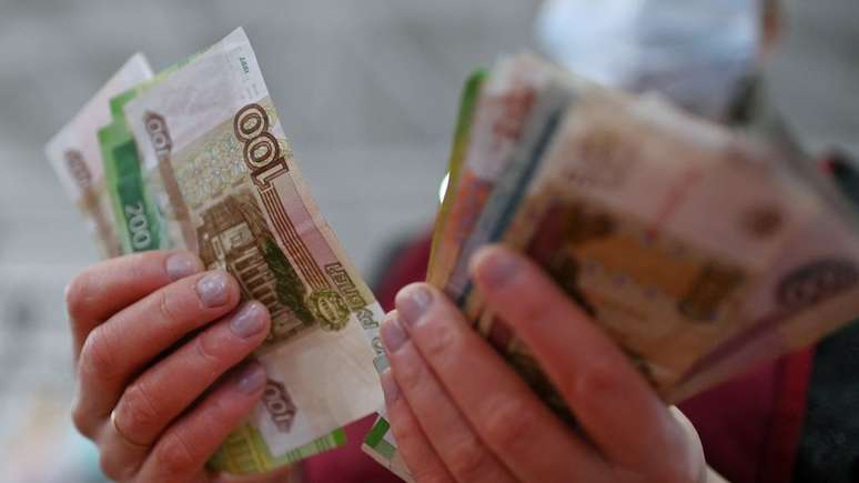 As reservas internacionais da Rússia poderiam ser usadas para ajudar a sustentar o rublo por um tempo considerável