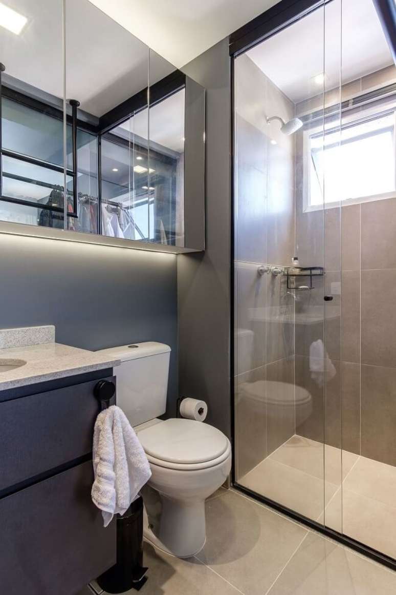 32. Espelheira e cuba para banheiro pequeno. Fonte: GoUp Arquitetura