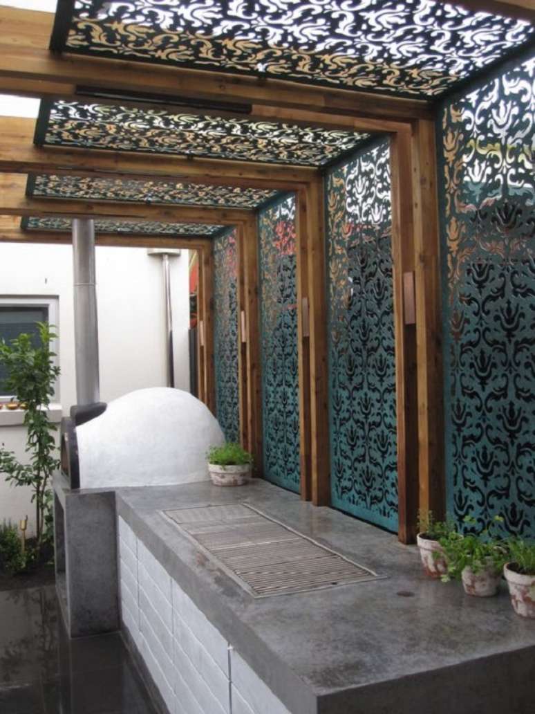 55. Cobertura para pergolado de madeira com churrasqueira e forno a lenha &ndash; Foto dcore Voce