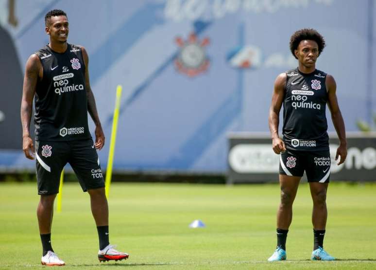 Nacional recebe torcida no primeiro treino de olho na temporada de