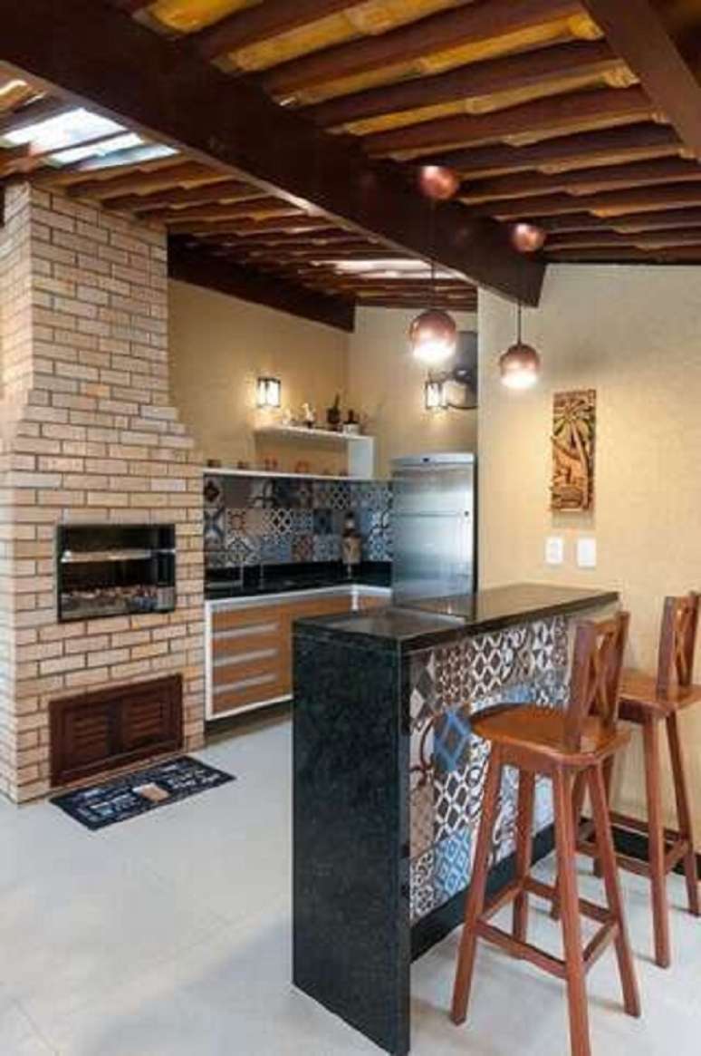 31. Cobertura para pergolado de madeira e telha &ndash; Foto Bernal Projetos