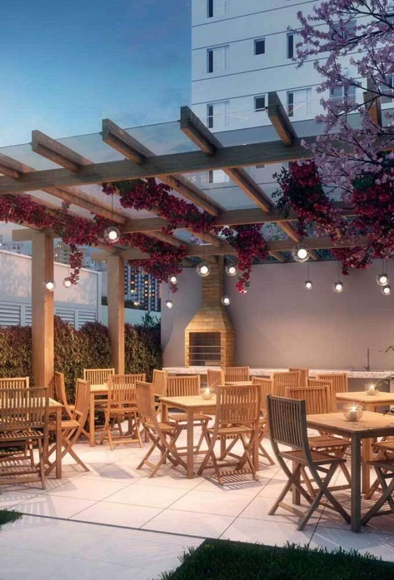 37. Cobertura para pergolado de &aacute;rea social com churrasqueira de tijolinho pequena &ndash; Foto Decor Facil