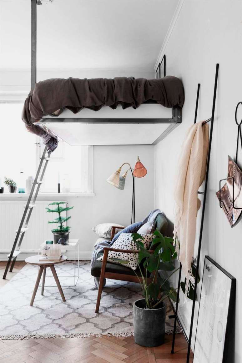 6. Cama de ferro suspensa no quarto moderno &ndash; Via: Duitang