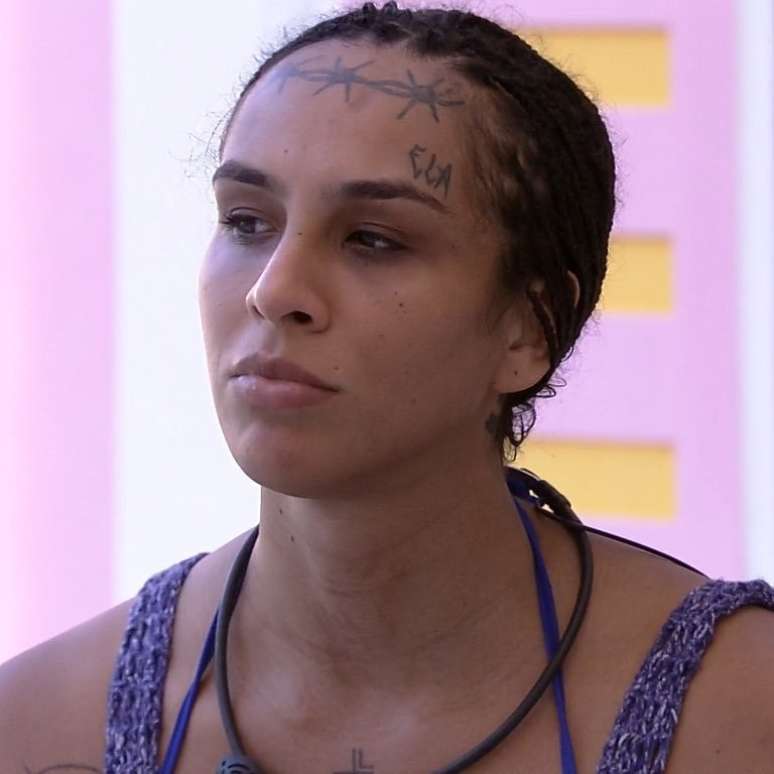 Desde que entrou no reality show, a cantora vem enfrentando crimes de transfobia