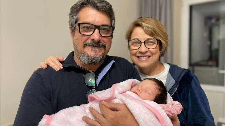 João e Marilena foram à Ucrânia visitar a netinha Sofia, que havia acabado de nascer