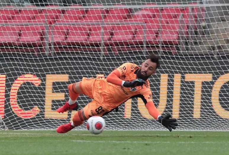 Jandrei tem o menor número de gols sofridos em seis primeiros jogos pós-Ceni (Foto: Rubens Chiri/Saopaulofc.net)