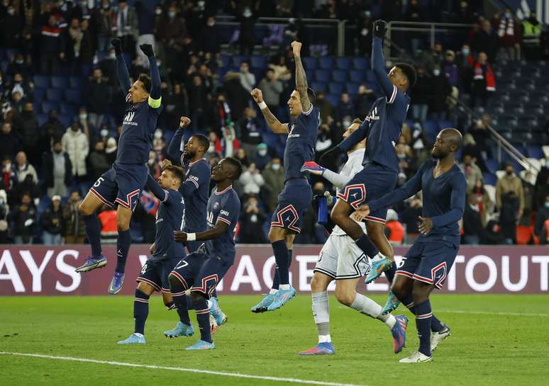 PSG vence o Saint-Étienne