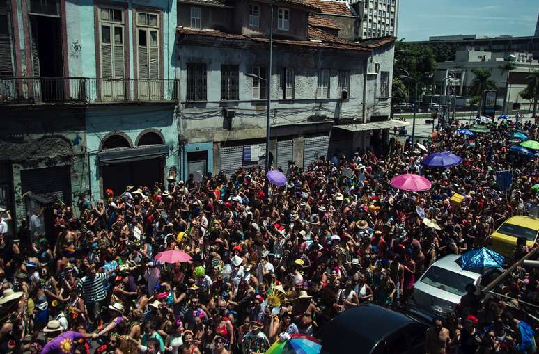 Bloco Boitolo desfila no Rio de Janeiro antes da pandemia. Carnaval de rua foi cancelado nas principais capitais do Brasil