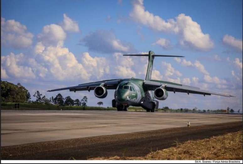 FAB colocou aviões à disposição para resgate de brasileiros na Ucrânia