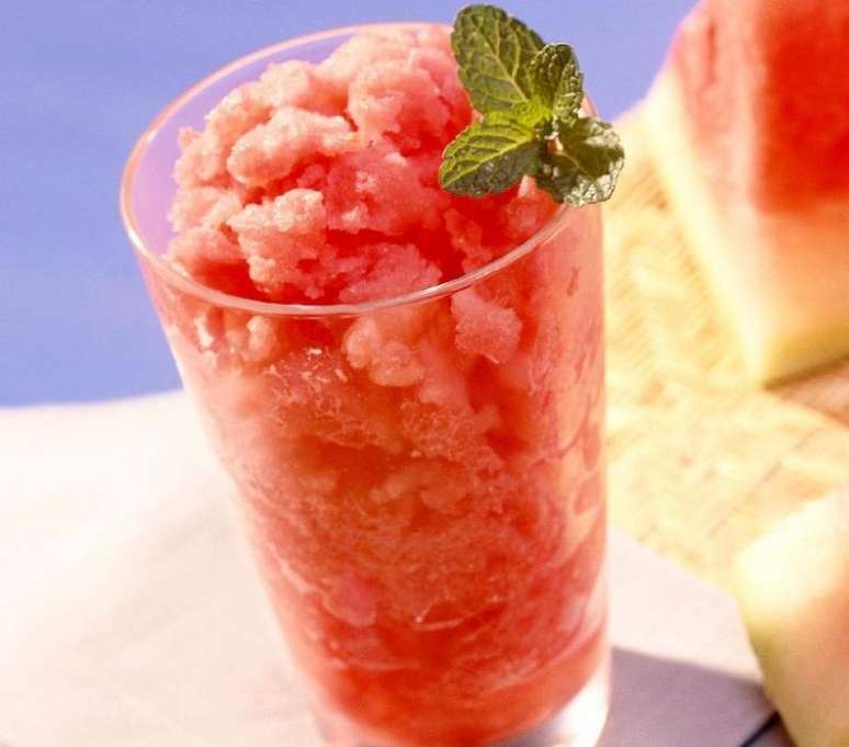 Raspadinha de melancia (Reprodu&ccedil;&atilde;o / Guia da Cozinha)