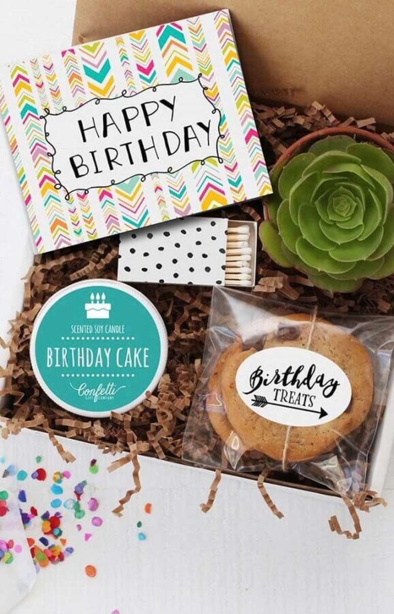 64. Vasinho com cacto para decorar caixa com surpresa de aniversário – Foto: Webcomunica