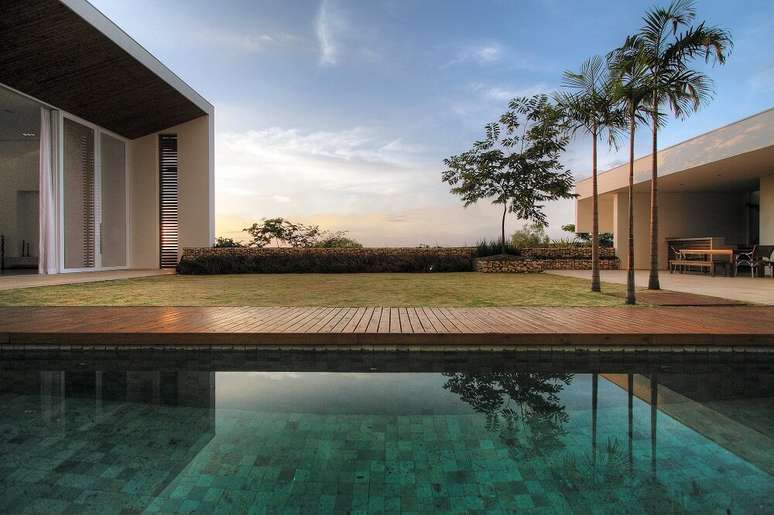 2. O projeto preza pela contempla&ccedil;&atilde;o da ampla vista do horizonte. Projeto de Olaa Arquitetos