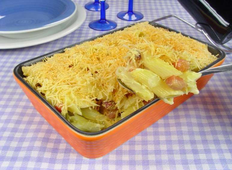 Macarr&atilde;o &agrave; carbonara gratinado &ndash; Foto: Guia da Cozinha