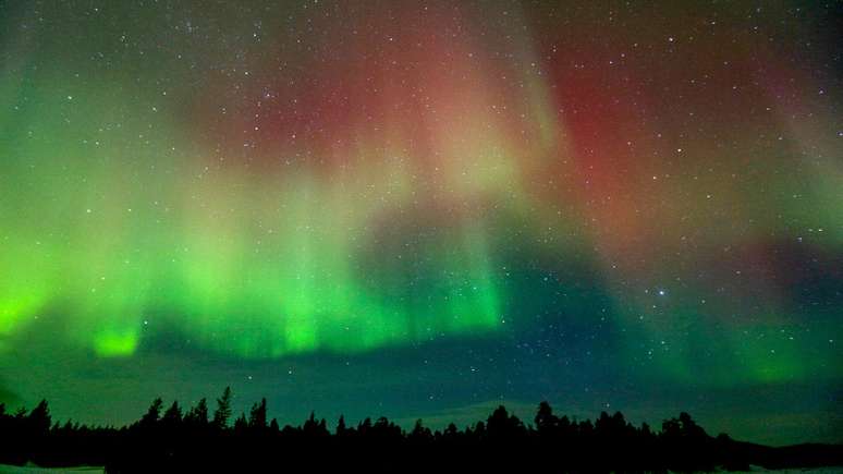 A aurora boreal é um dos efeitos das tempestades solares