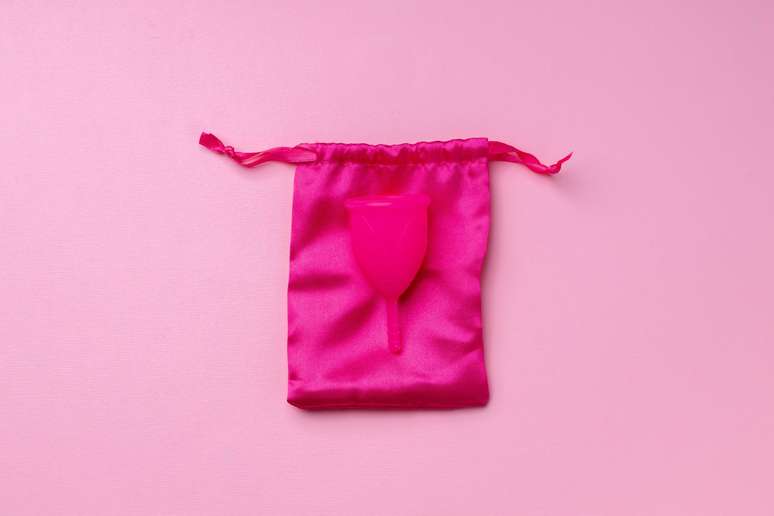 Comunicação de produtos menstruais precisa ser repensada para contemplar todas as pessoas que menstruam