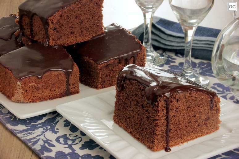 5 receitas imperdíveis de bolos de chocolate de batedeira