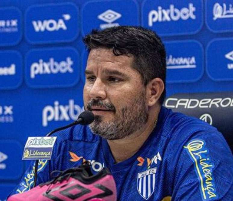 Barroca em coletiva no Avaí (Divulgação/Instagram/Avaí)