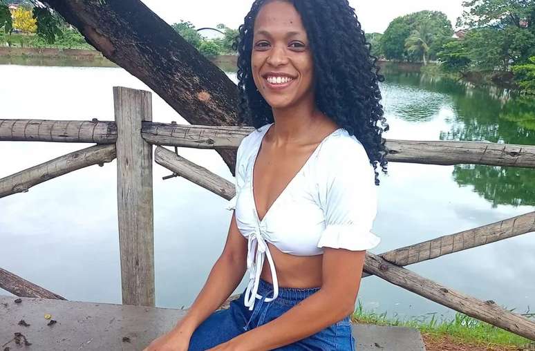 Camila Pinheiro da Costa estava curtindo o Carnaval na cidade baiana quando pisou em um fio de alta tensão 