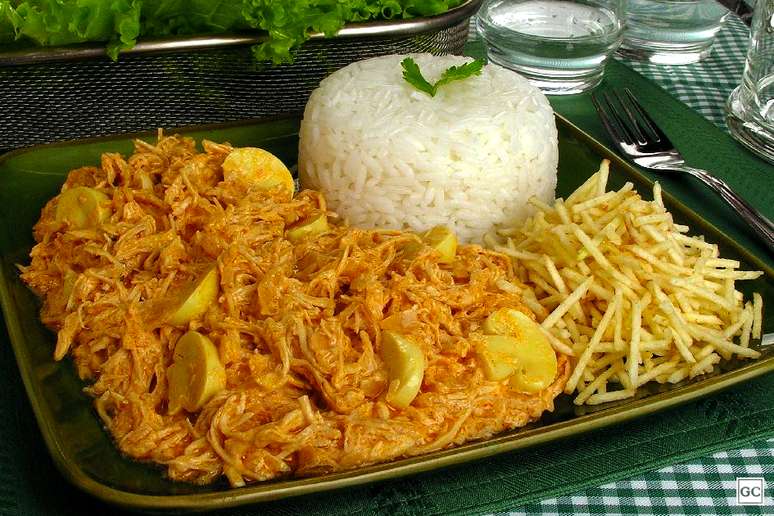 Estrogonofe com frango desfiado &ndash; Foto: Guia da Cozinha