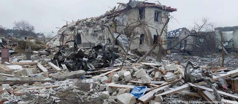 Destruição na cidade de Zhytomyr: para brasileiros, Ucrânia está longe demais