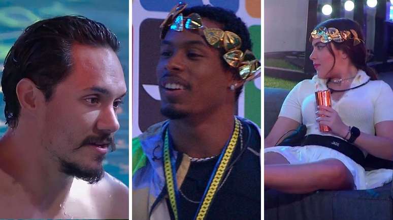 Paulo Andr&eacute; n&atilde;o escondeu a felicidade ao ver fotos de sua carreira ao chegar na festa.