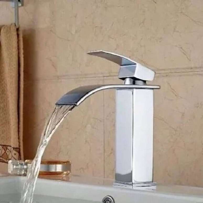 7. Torneira cascata para lavabo moderno &ndash; Foto: Enjoei