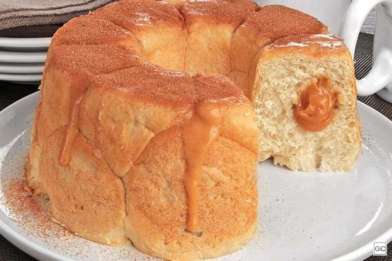 P&atilde;o recheado com doce de leite &ndash; Foto: Guia da Cozinha