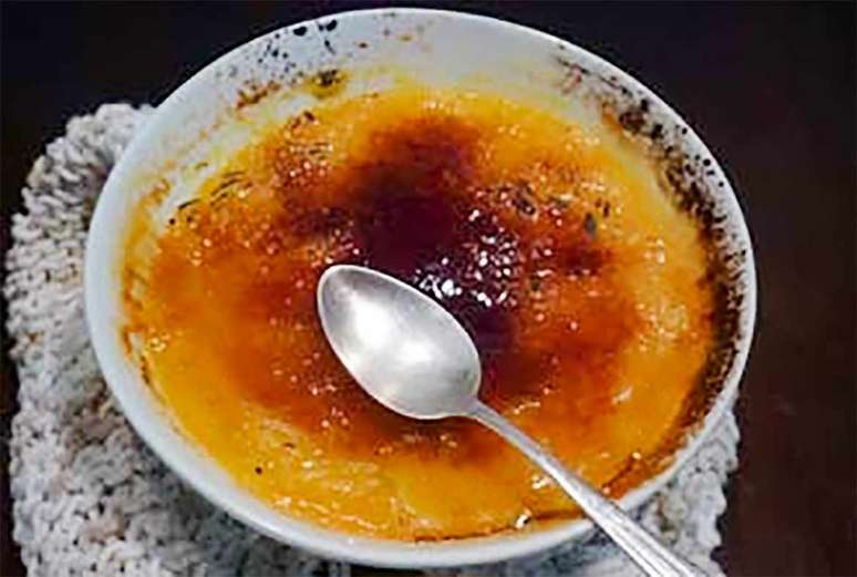 Arroz doce de manga com casquinha de açúcar