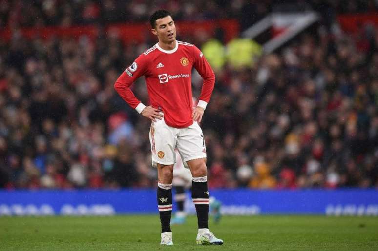 Lesionado, Cristiano Ronaldo está fora da partida contra o Manchester City (OLI SCARFF / AFP)