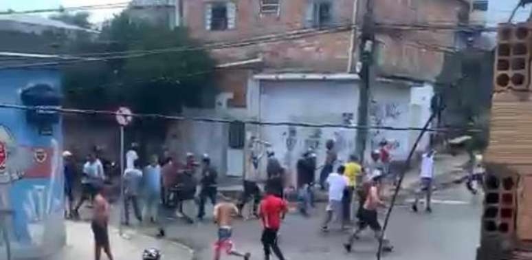Batalha entre torcedores de Querétaro e Atlas deixa feridos no