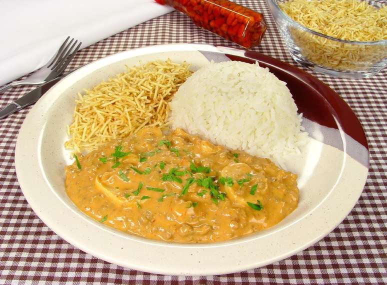 Estrogonofe de carne mo&iacute;da &ndash; Foto: Guia da Cozinha