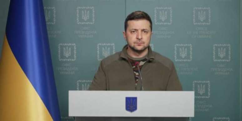 Zelensky pediu medidas mais firmes contra Moscou