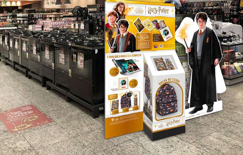 Para se diferenciar dos concorrentes que trazem brindes para a casa, rede de supermercado investiu em campanha ligada ao mundo de Harry Potter. 