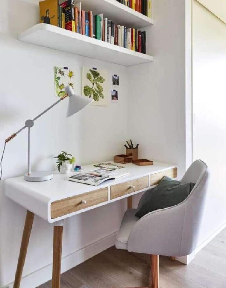 36. M&oacute;veis para home office clean decorado com estilo minimalista &ndash; Foto: The Design Files
