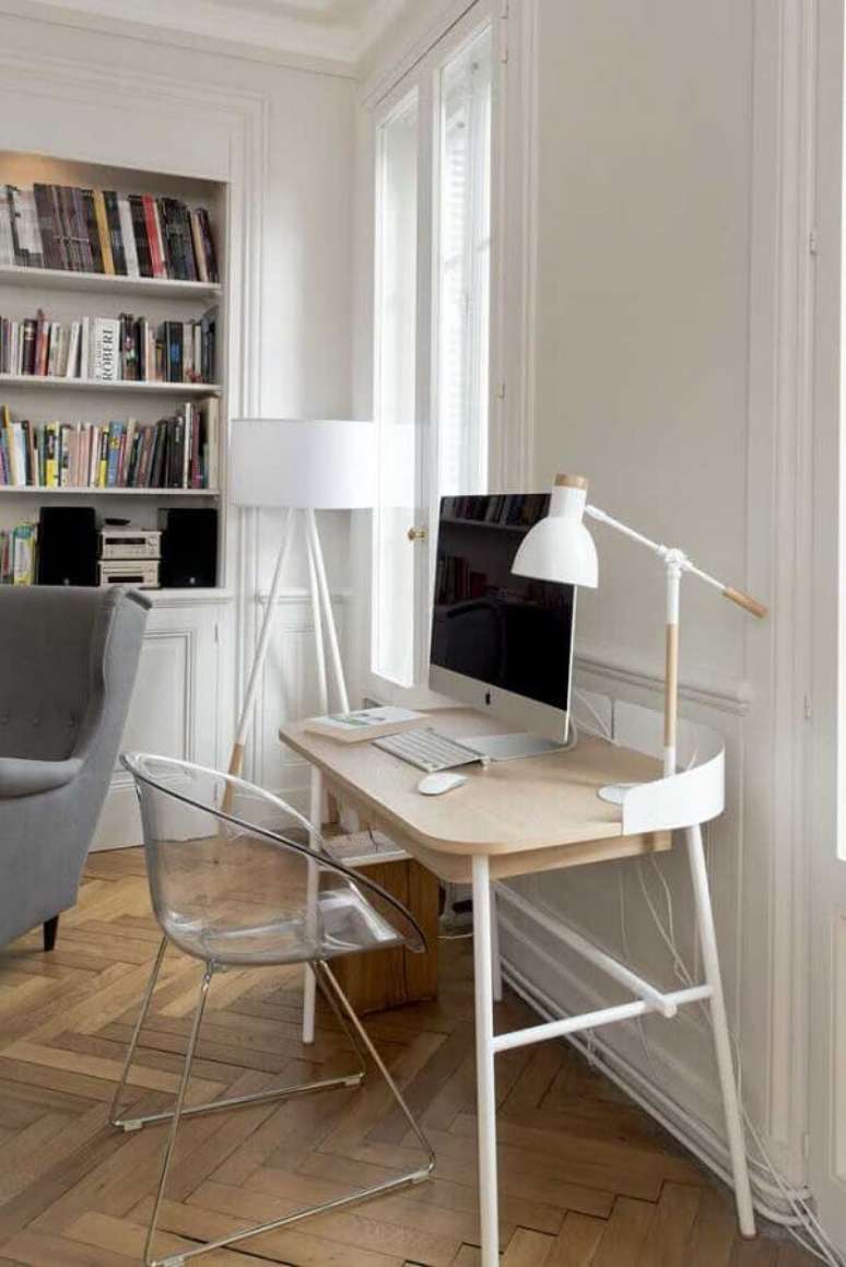 28. Decora&ccedil;&atilde;o simples com m&oacute;veis para home office na sala &ndash; Foto: Archilovers