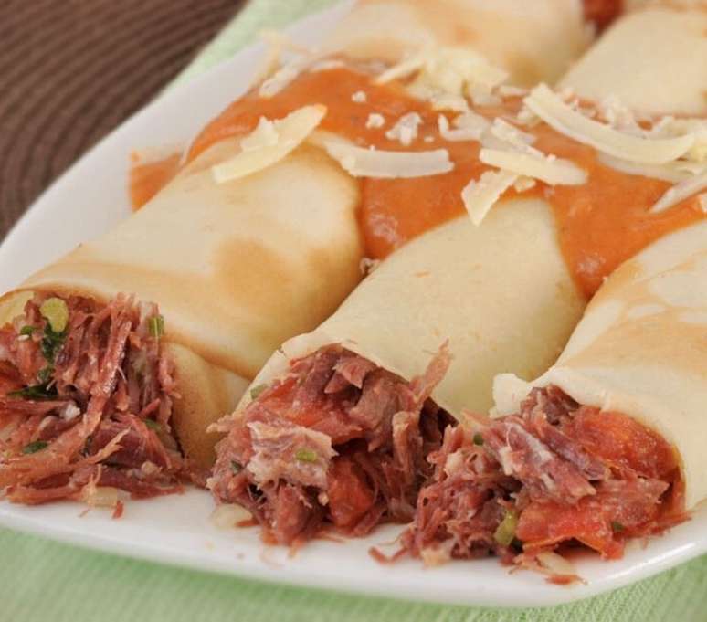 Panqueca de carne seca (Reprodu&ccedil;&atilde;o / Guia da Cozinha)