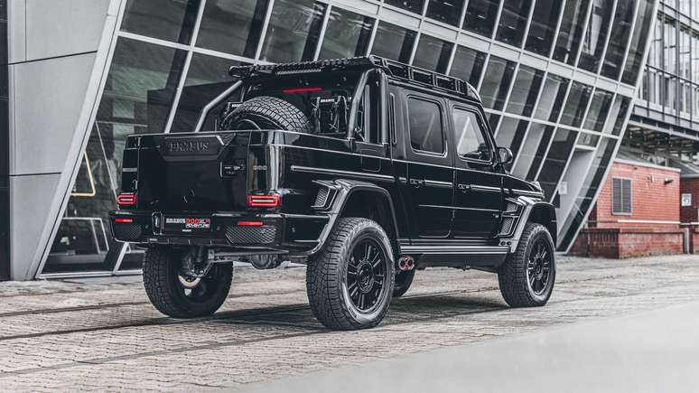 Brabus 800 Adventure XLP Superblack troca carroceria SUV por picape