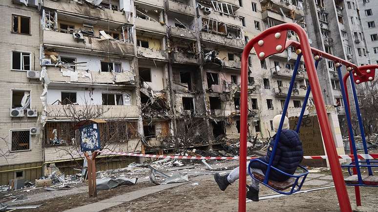 Muitas crianças foram afetadas pelos bombardeios em Kiev